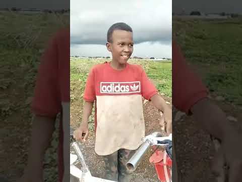 طفل يستغل دراجة من سنجة لكسلا