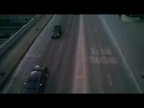 نيويورك تتزين بفيديوهات ثورة ١٩ ديسمبر